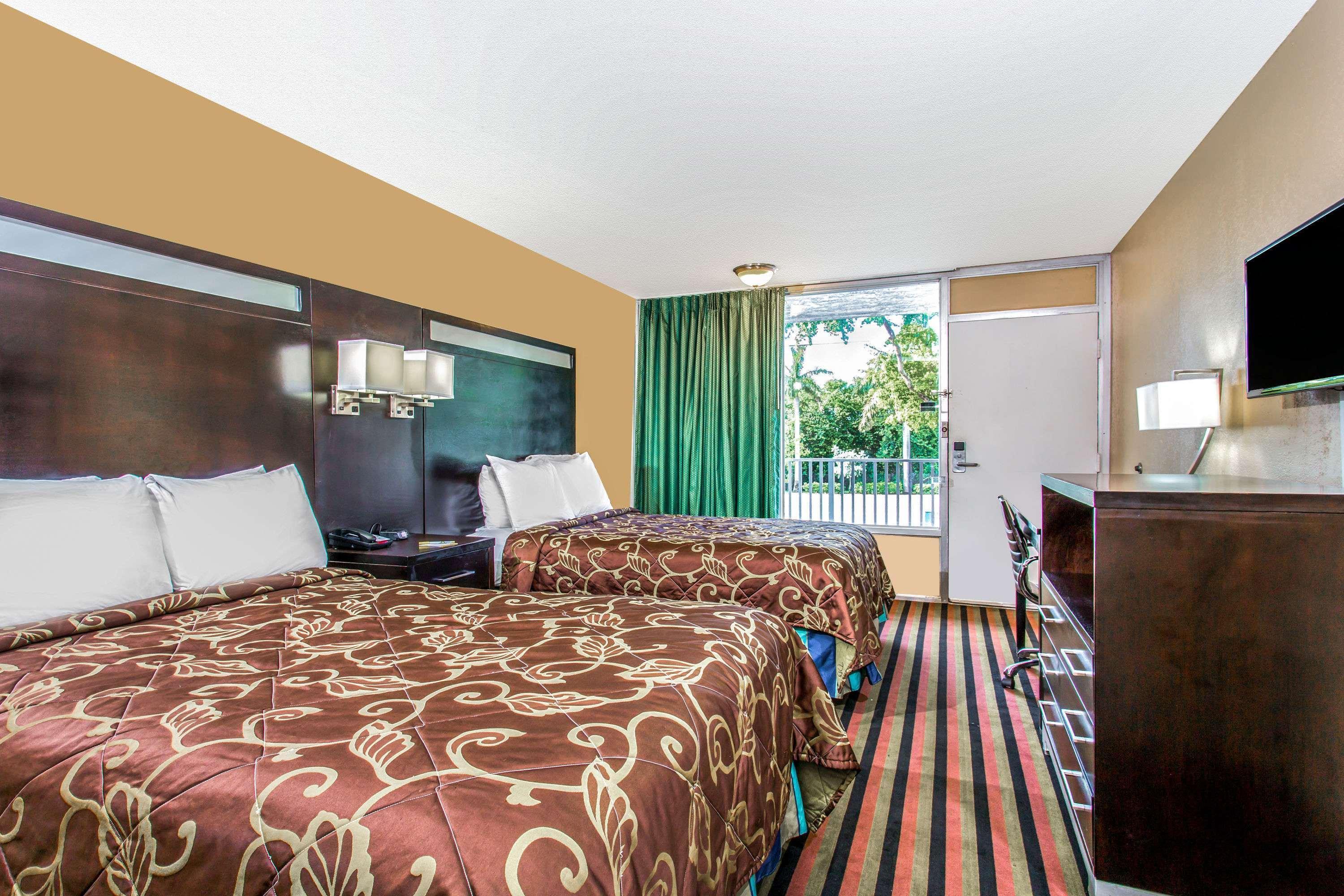 Days Inn By Wyndham Fort Lauderdale Airport Cruise Port Экстерьер фото